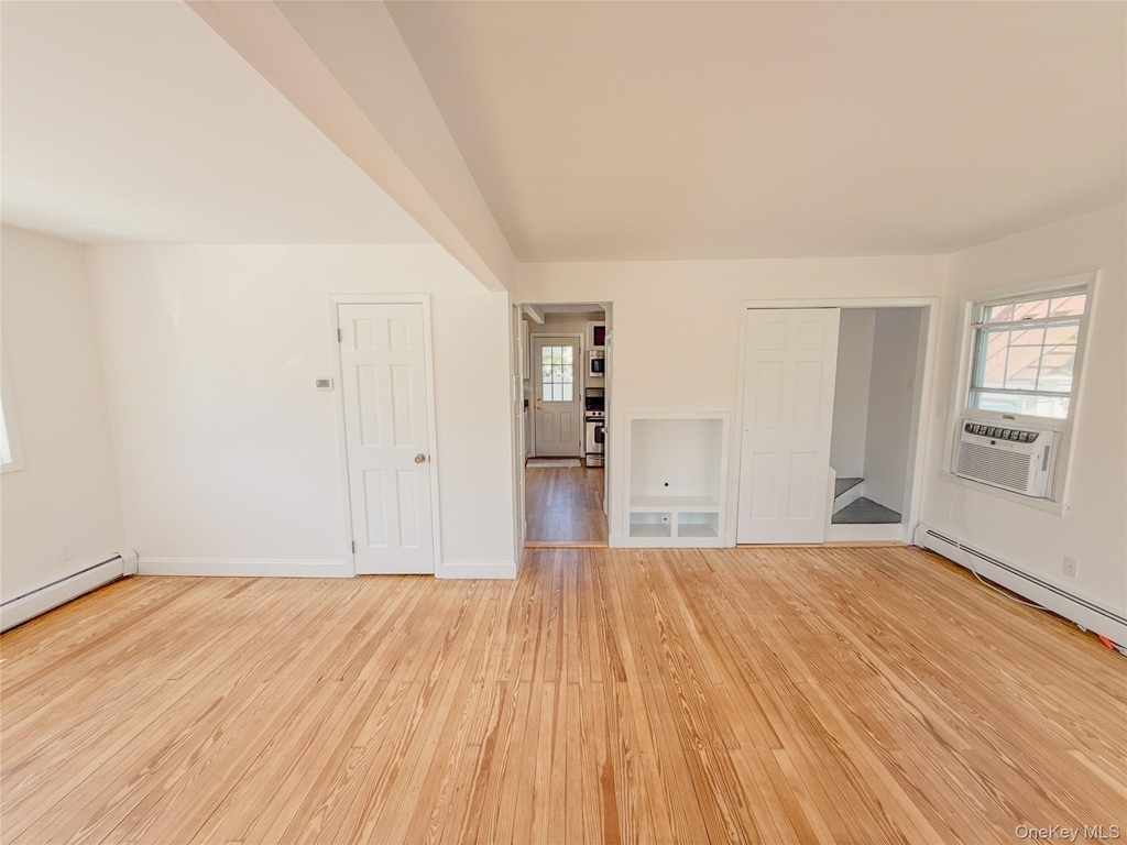 23 Garden City Avenue - Photo 8