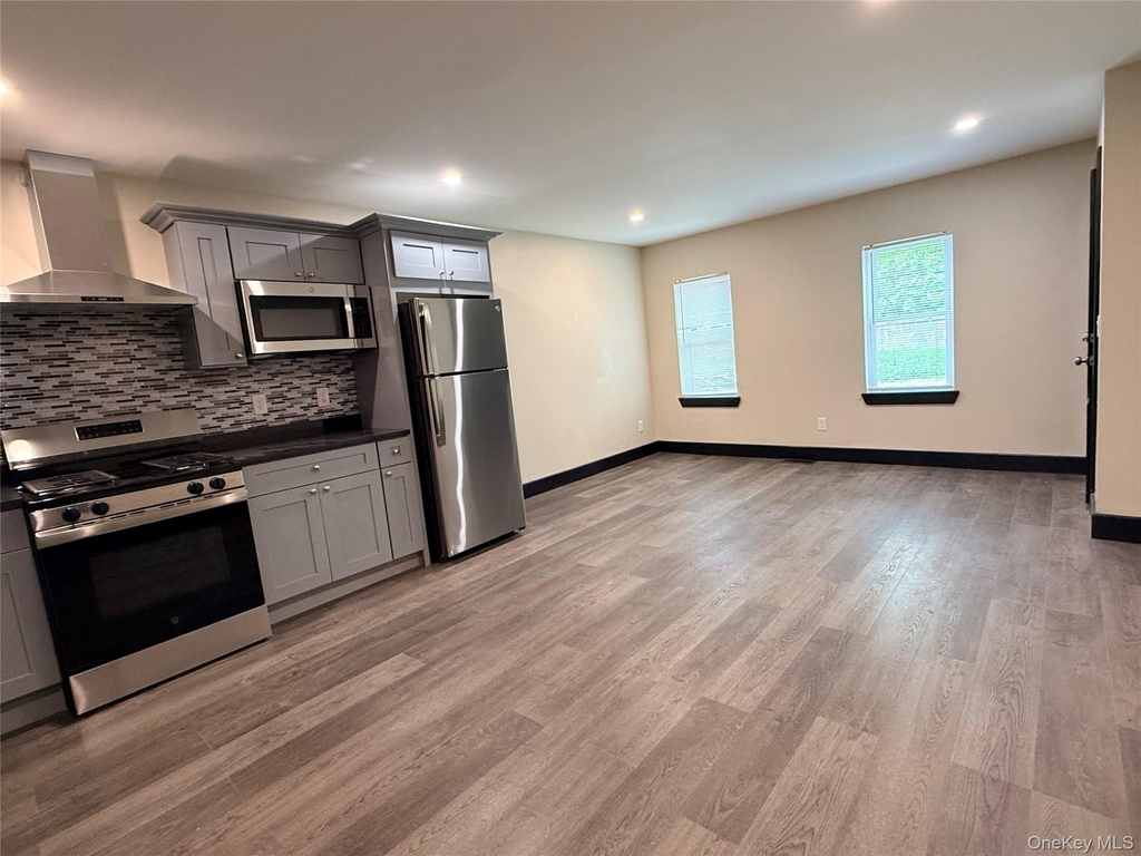 268 Carpenter Avenue - Photo 4