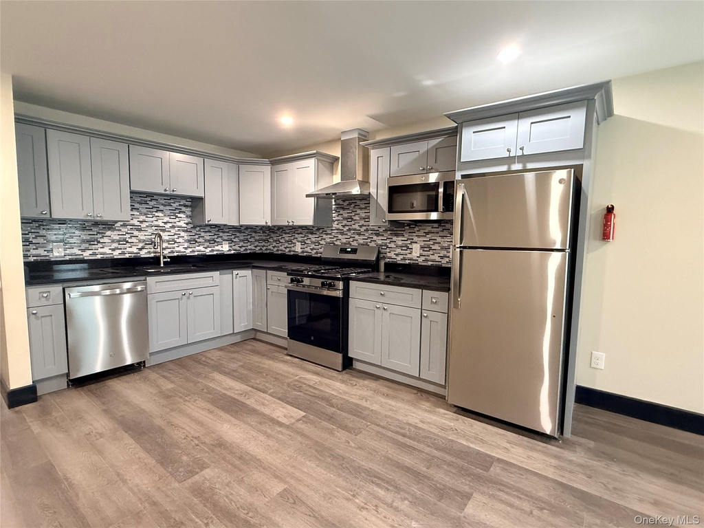 268 Carpenter Avenue - Photo 6