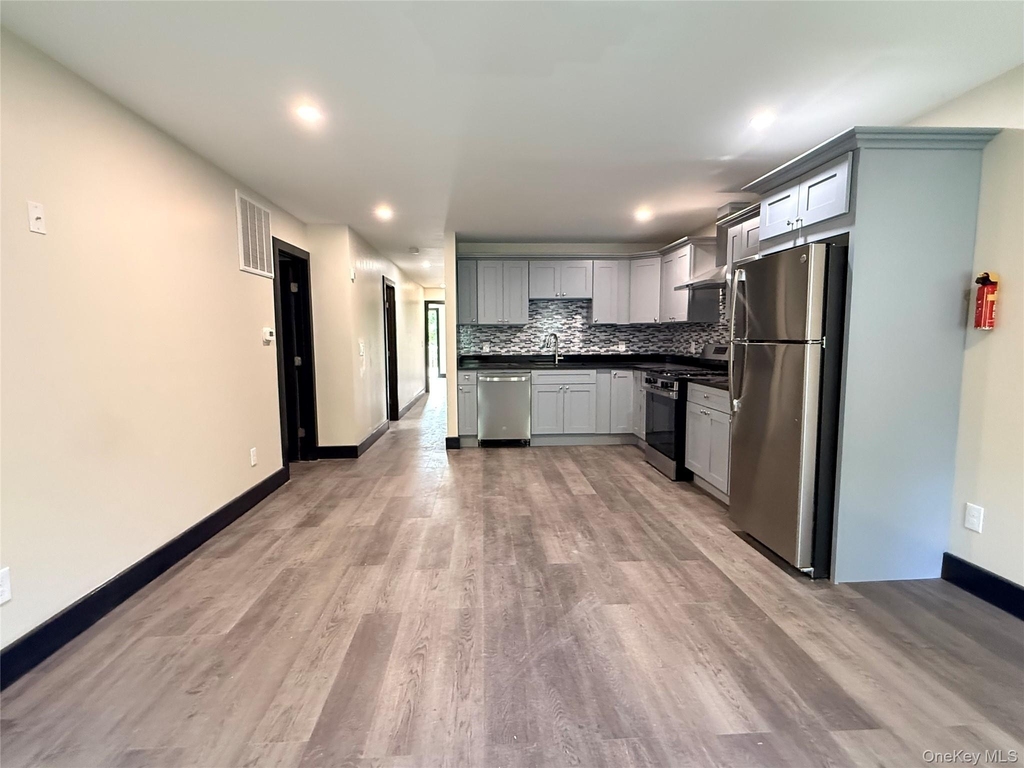 268 Carpenter Avenue - Photo 10