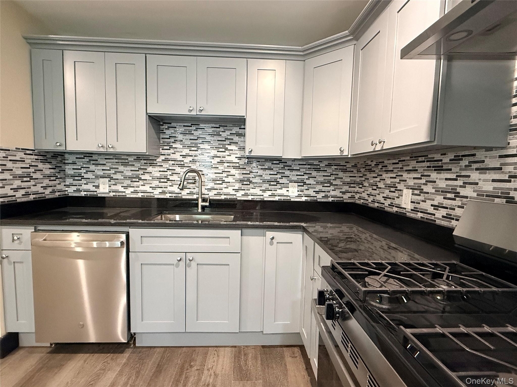 268 Carpenter Avenue - Photo 9