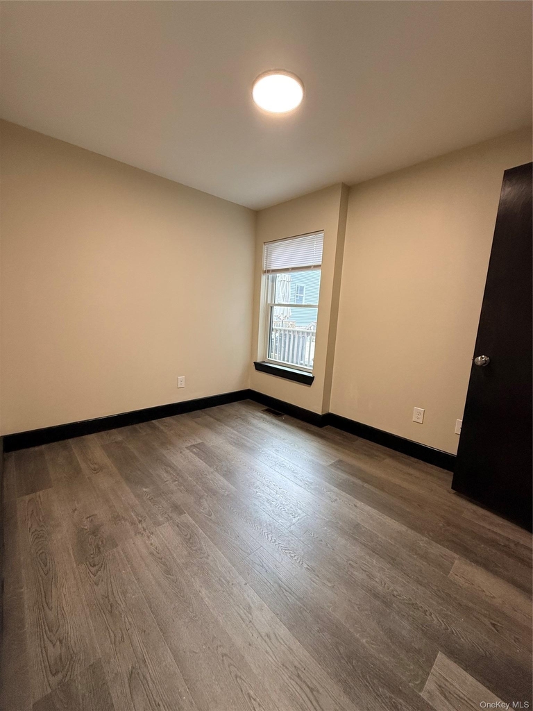 268 Carpenter Avenue - Photo 12