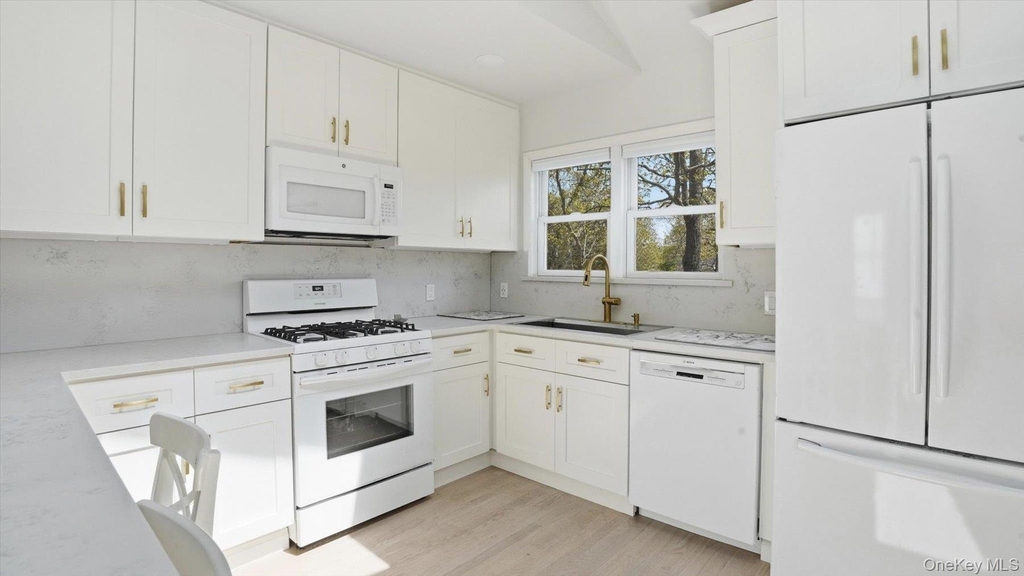 32 Red Creek Road - Photo 7