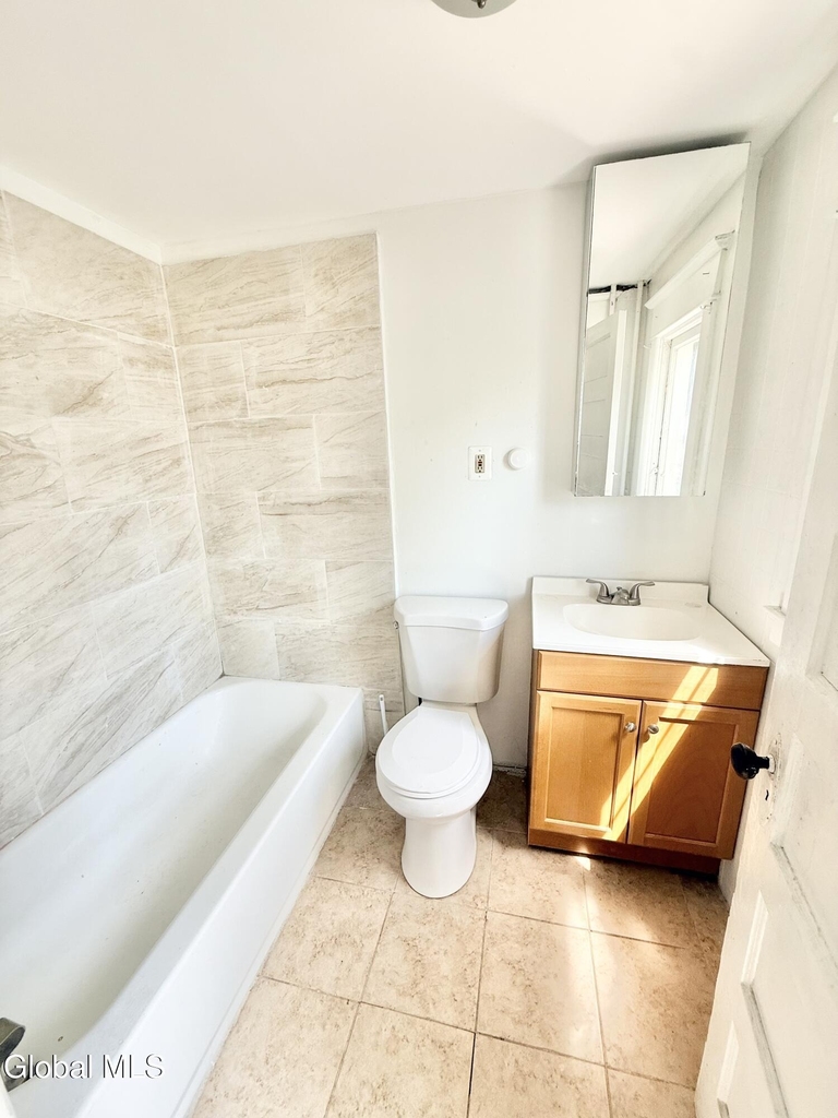 1121 10th Avenue - Photo 7