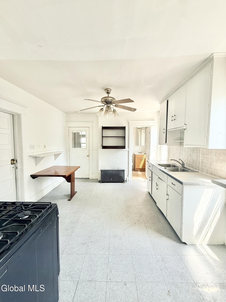 1121 10th Avenue - Photo 9