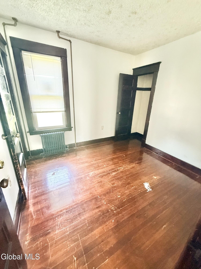 1121 10th Avenue - Photo 5