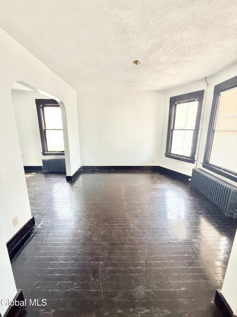 1121 10th Avenue - Photo 2