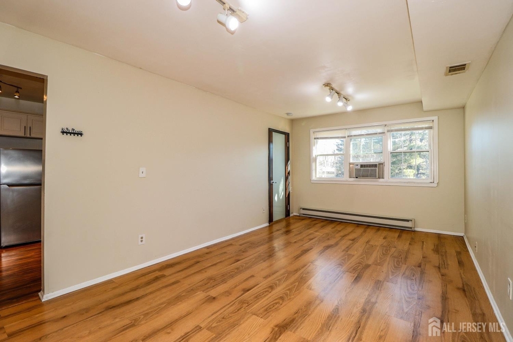 312 Edison Glen Terrace - Photo 2