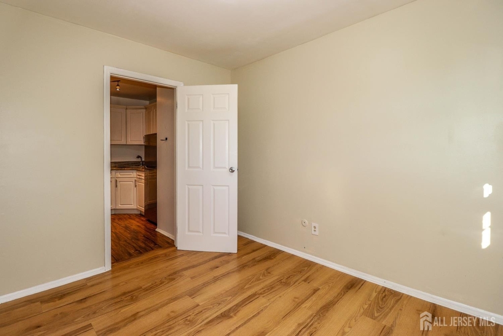 312 Edison Glen Terrace - Photo 1