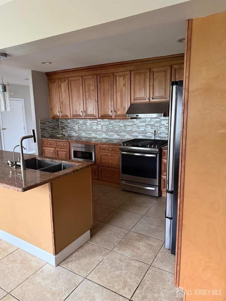 120 W Warren Street - Photo 15