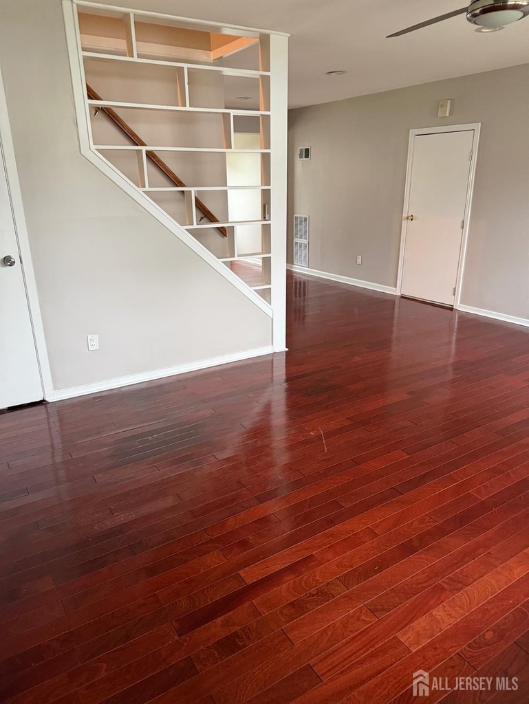 120 W Warren Street - Photo 9