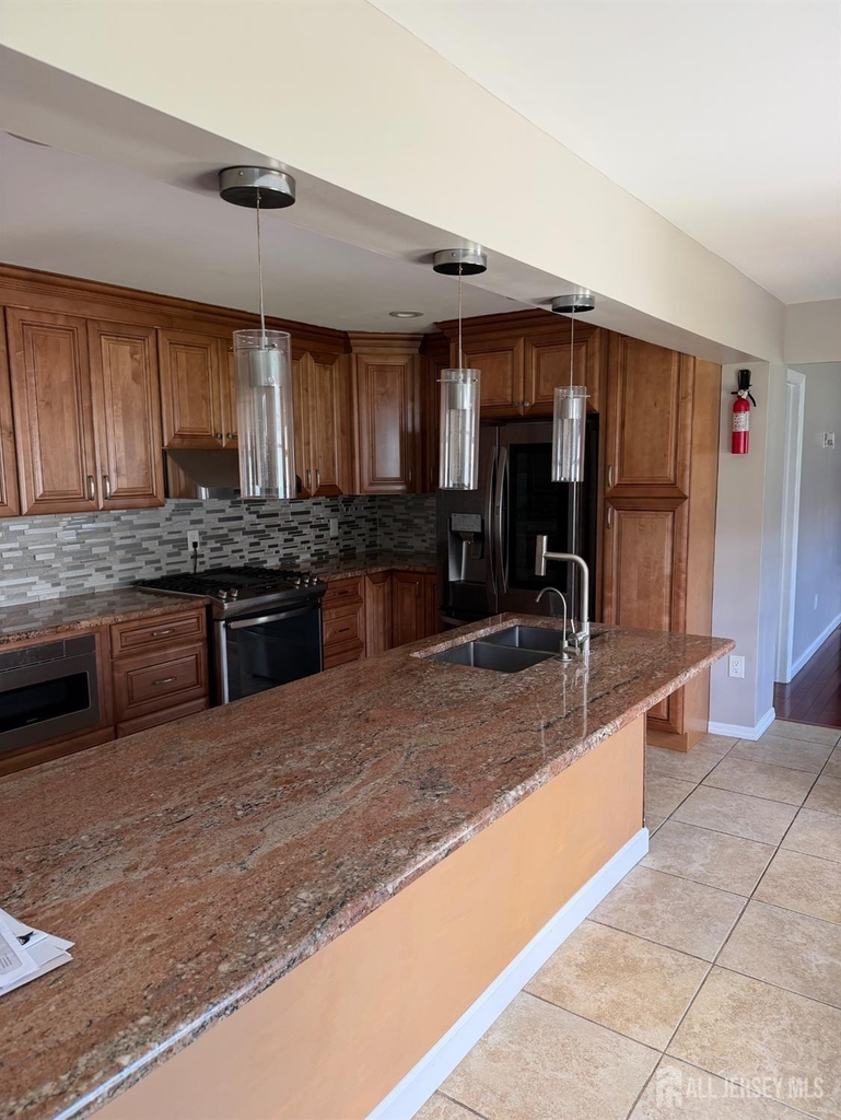120 W Warren Street - Photo 4