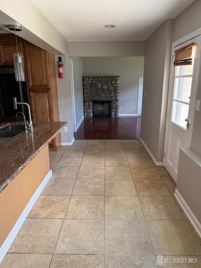 120 W Warren Street - Photo 5
