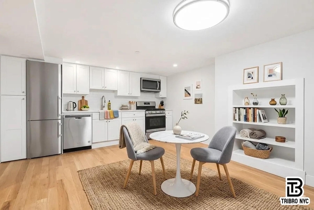 344 Dean Street - Photo 2