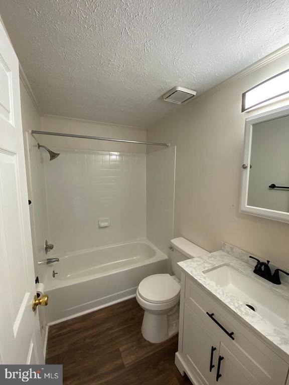 1005 Lower Clubhouse Drive - Photo 5