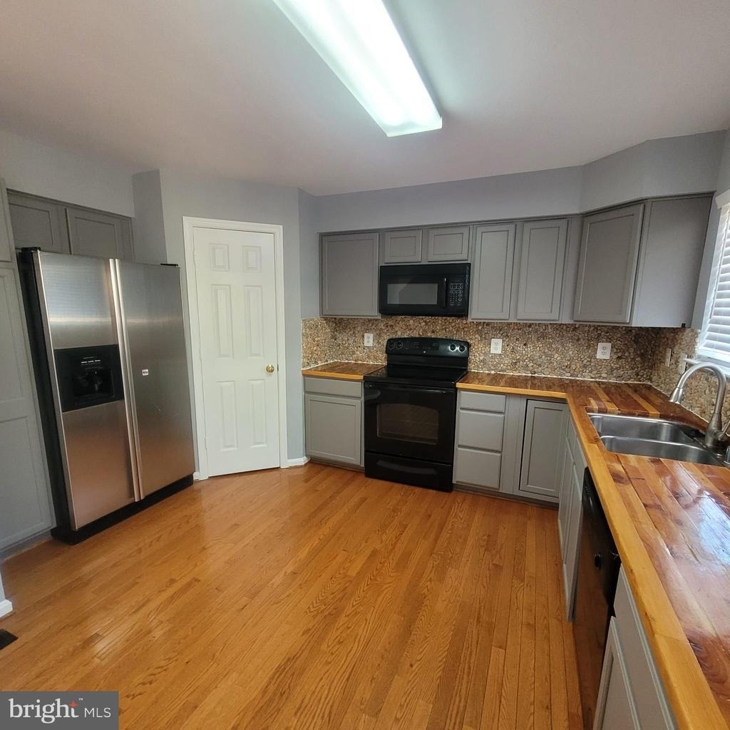 10918 Pope Street - Photo 8