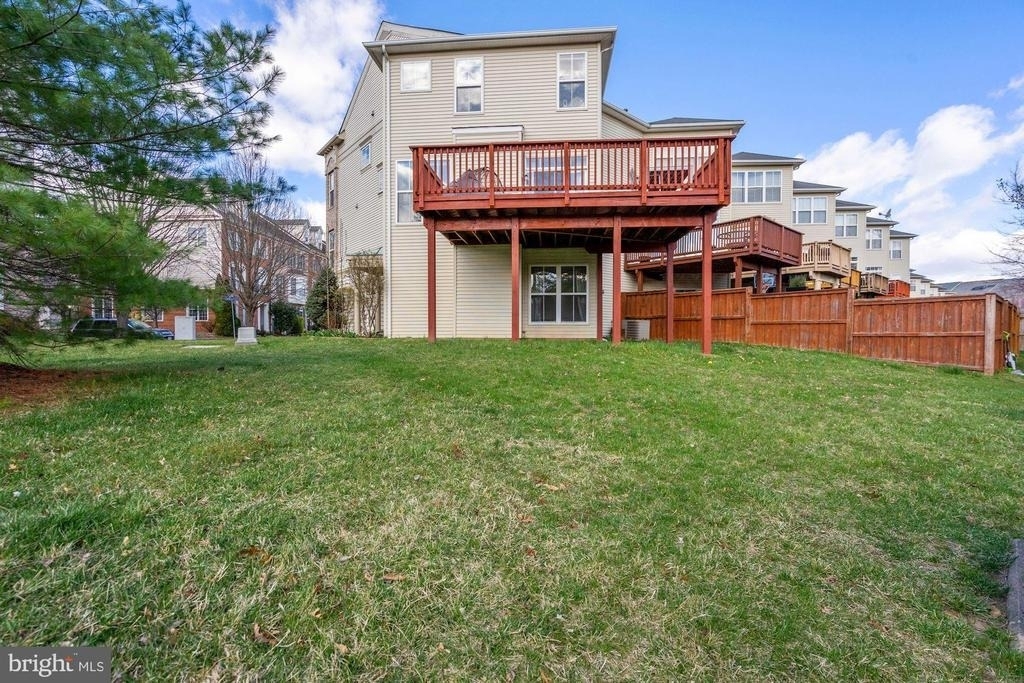 22886 Livingston Terrace - Photo 28