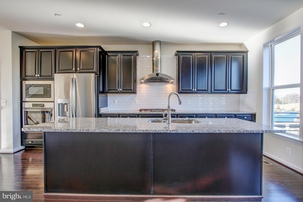 14596 Lakestone Drive - Photo 6