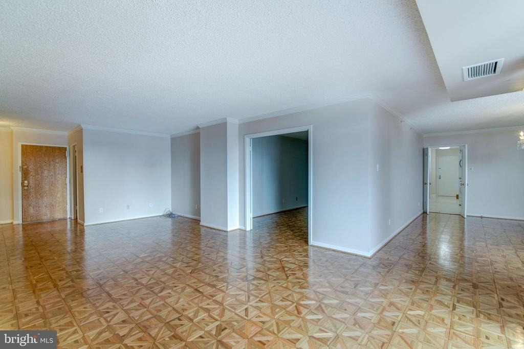 1800 Old Meadow Road - Photo 3