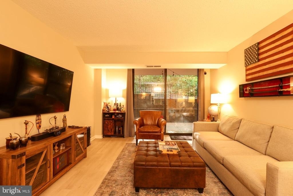 1808 Old Meadow Road - Photo 10