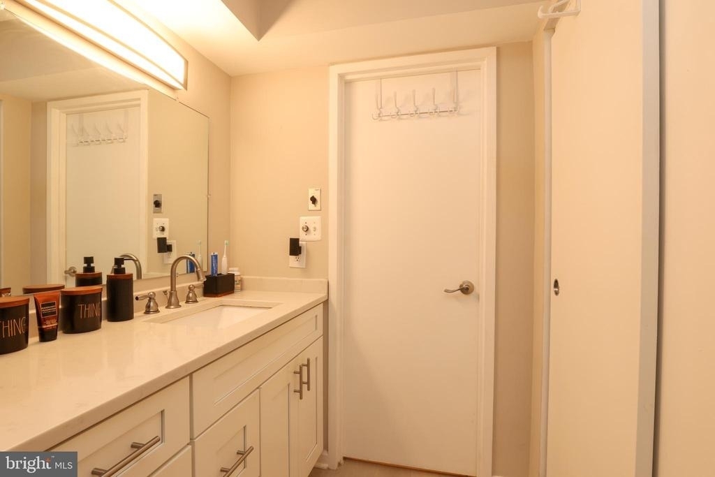 1808 Old Meadow Road - Photo 18