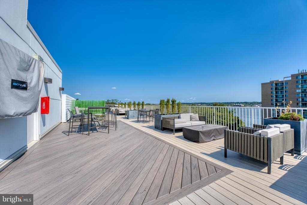 635 Slaters Lane - Photo 22