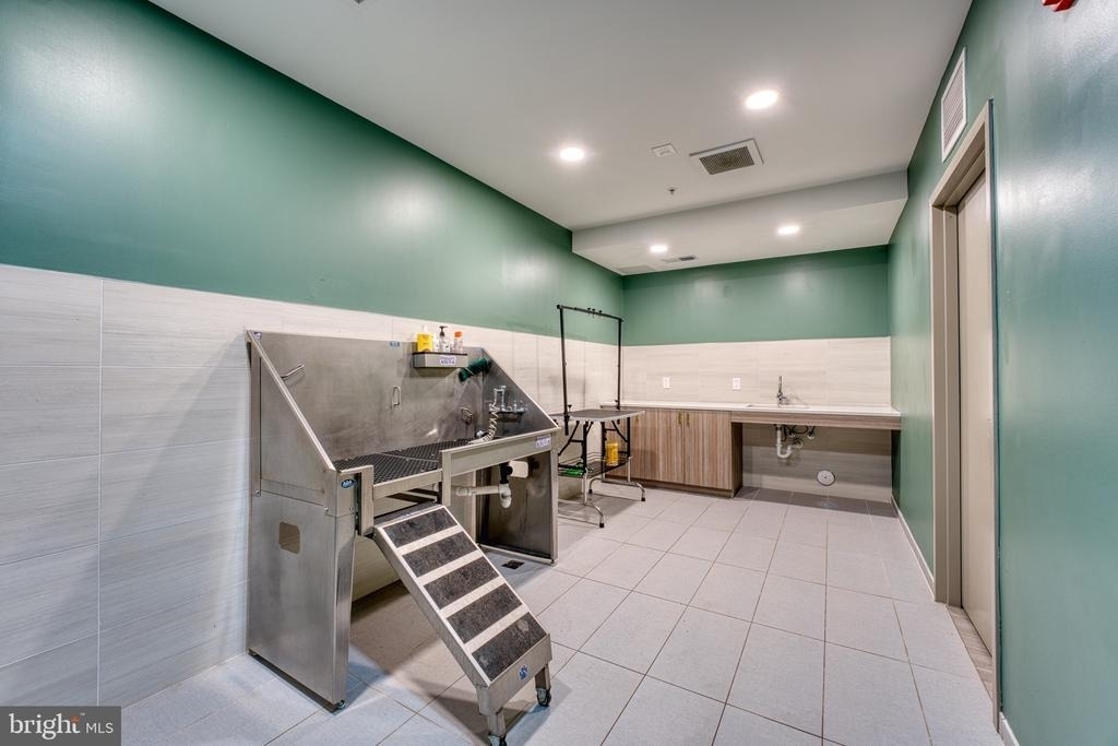 635 Slaters Lane - Photo 43