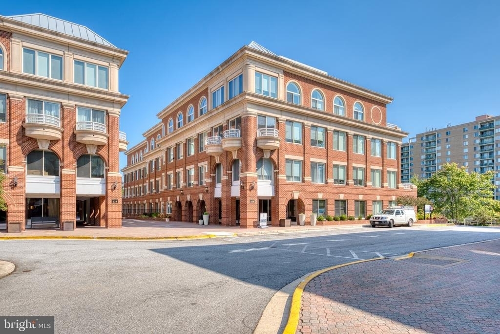 635 Slaters Lane - Photo 48