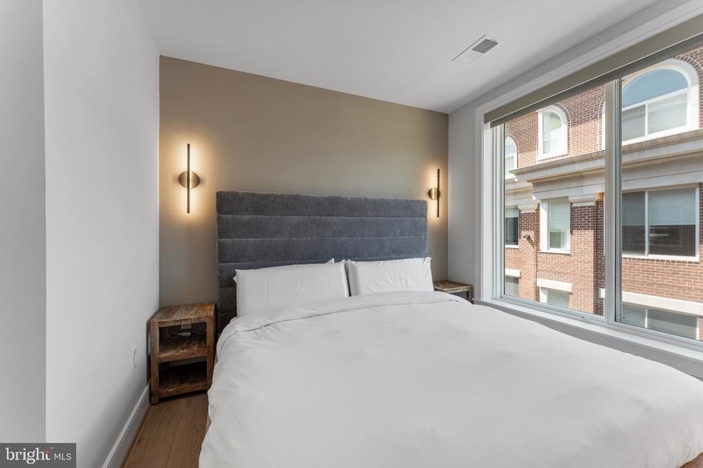 635 Slaters Lane - Photo 10