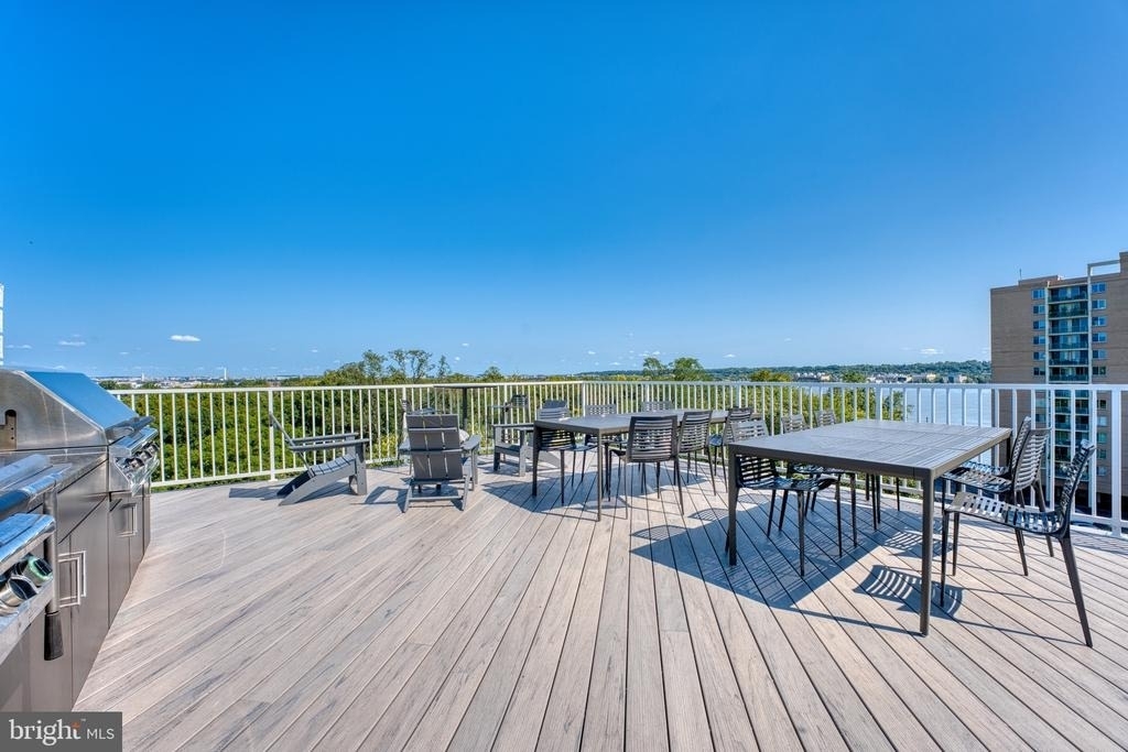 635 Slaters Lane - Photo 21