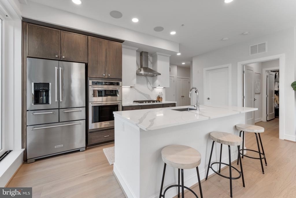 635 Slaters Lane - Photo 7