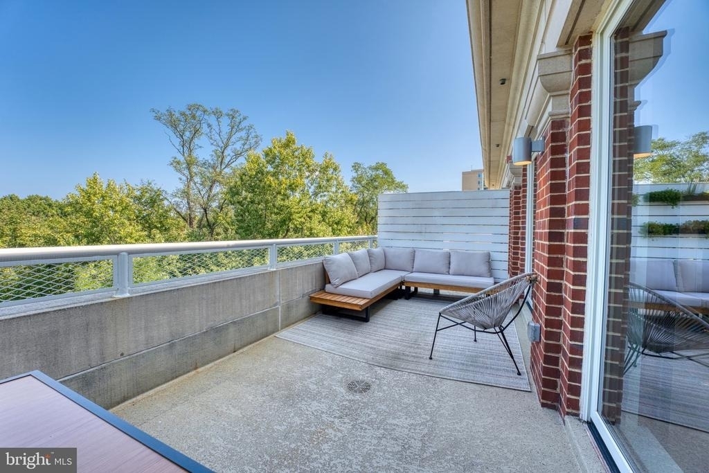 635 Slaters Lane - Photo 17