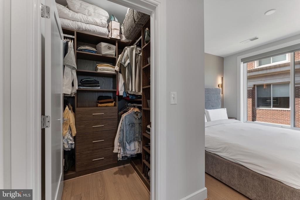635 Slaters Lane - Photo 8