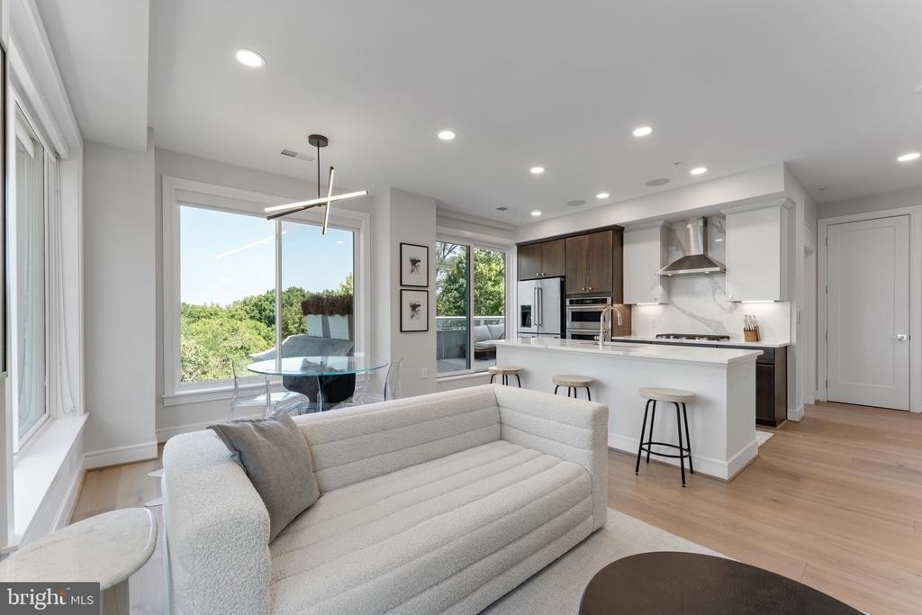 635 Slaters Lane - Photo 1