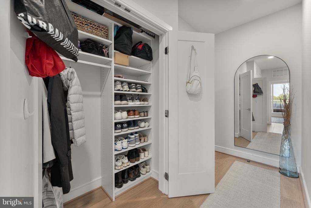 635 Slaters Lane - Photo 3