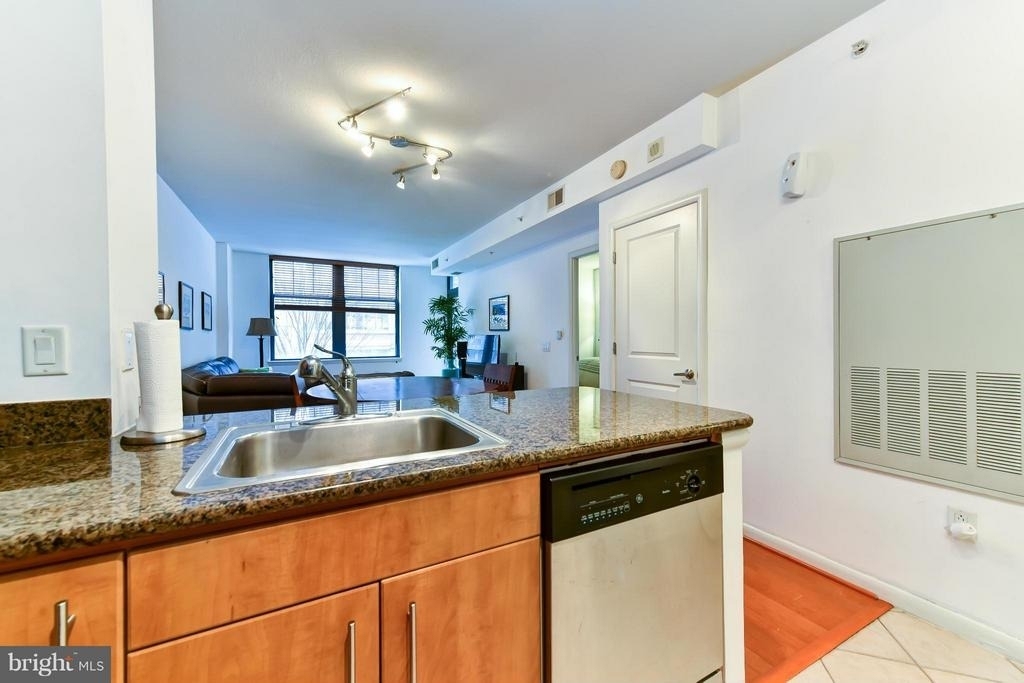 1021 Garfield Street N - Photo 15