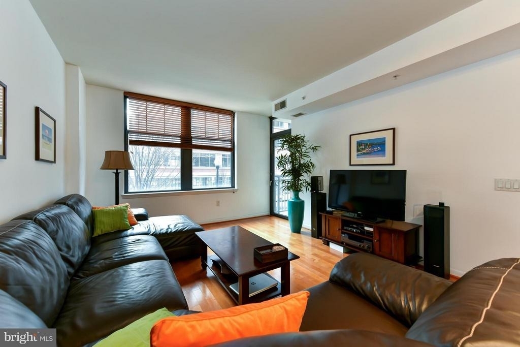 1021 Garfield Street N - Photo 9
