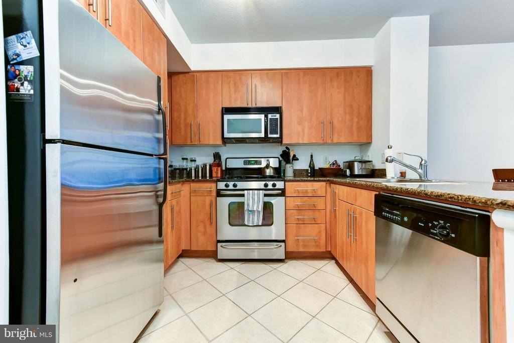 1021 Garfield Street N - Photo 14