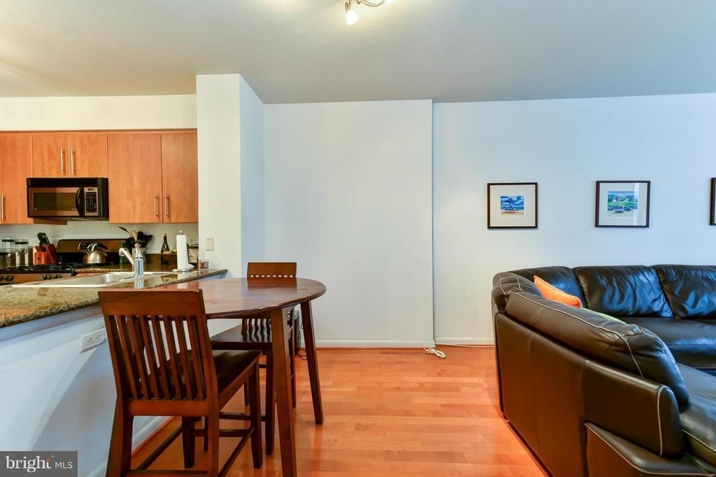 1021 Garfield Street N - Photo 12