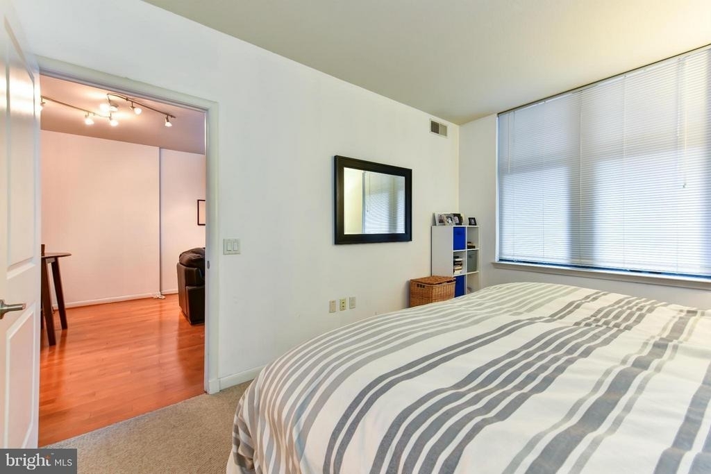 1021 Garfield Street N - Photo 22