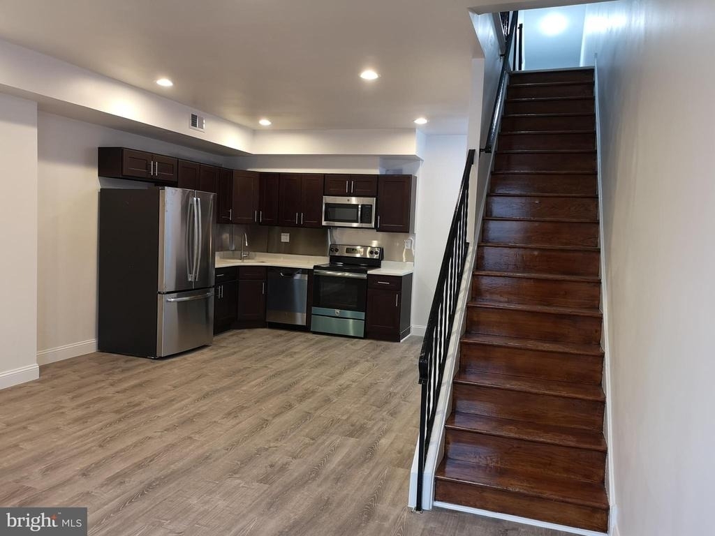 626 N 12th - Photo 3