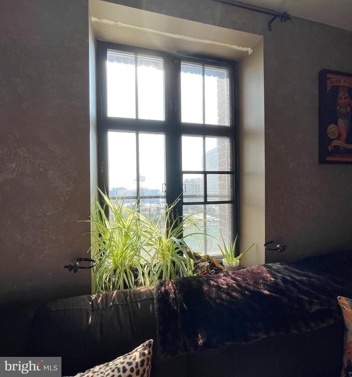 1601 Spring Garden Street - Photo 1