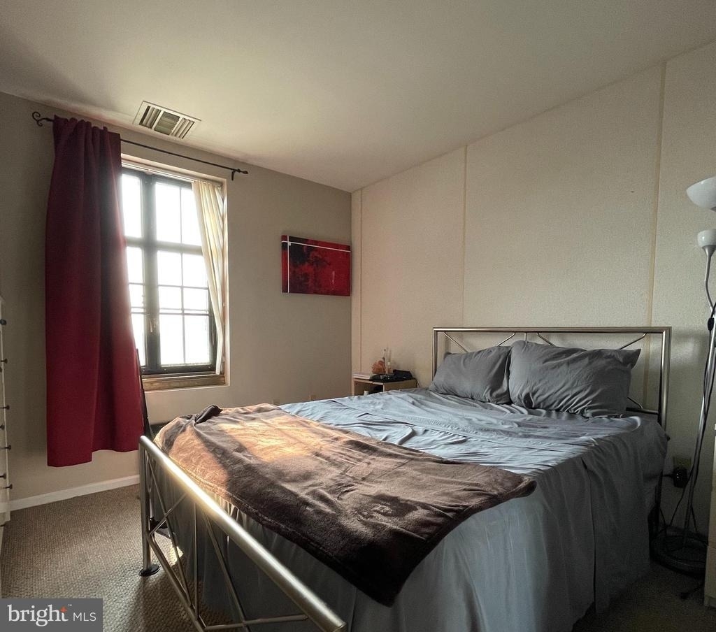 1601 Spring Garden Street - Photo 3