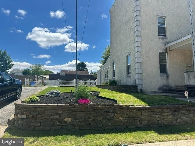 465 Cinnaminson Street - Photo 1