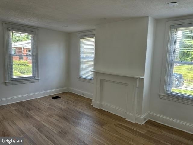 465 Cinnaminson Street - Photo 2