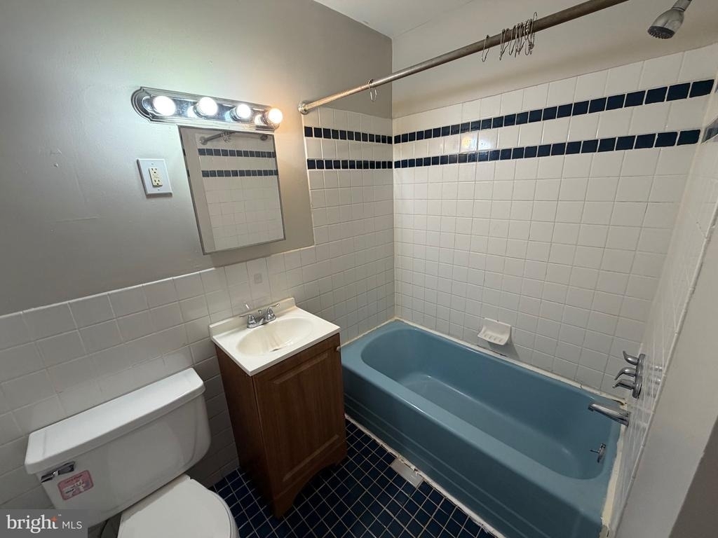 6632 Germantown Avenue - Photo 5