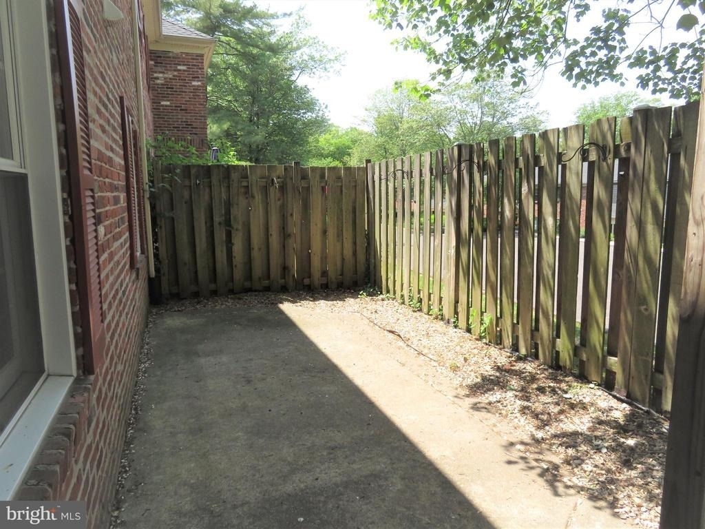 126 Berwick Place - Photo 9