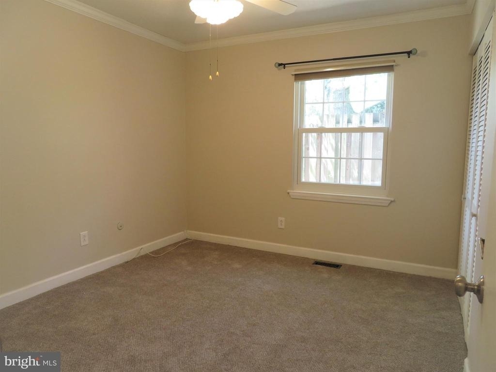 126 Berwick Place - Photo 17