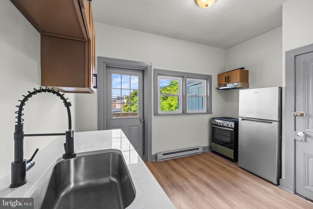 531 Walton Street - Photo 7
