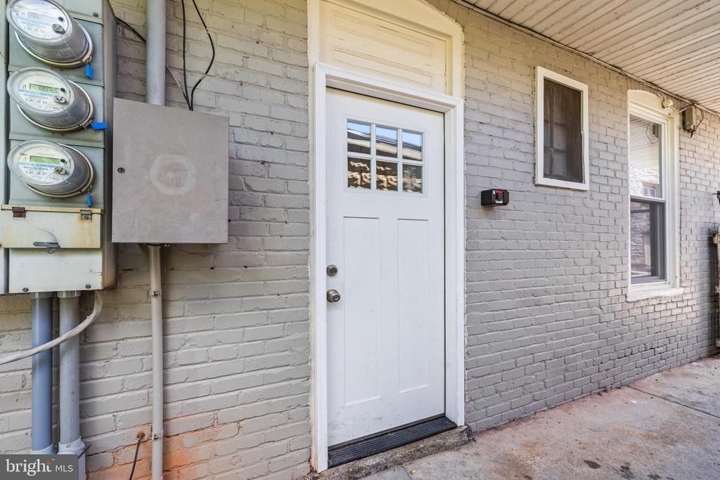 531 Walton Street - Photo 3